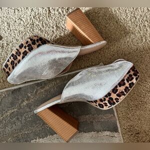 Very trendy, original, fun and stylish platform sandal!